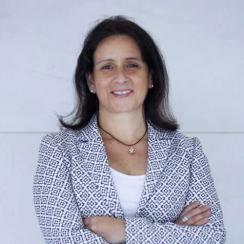 Photo portrait of Ms Maria Paz de la Cruz